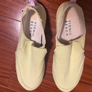 Vionic Beach Slip on size 9